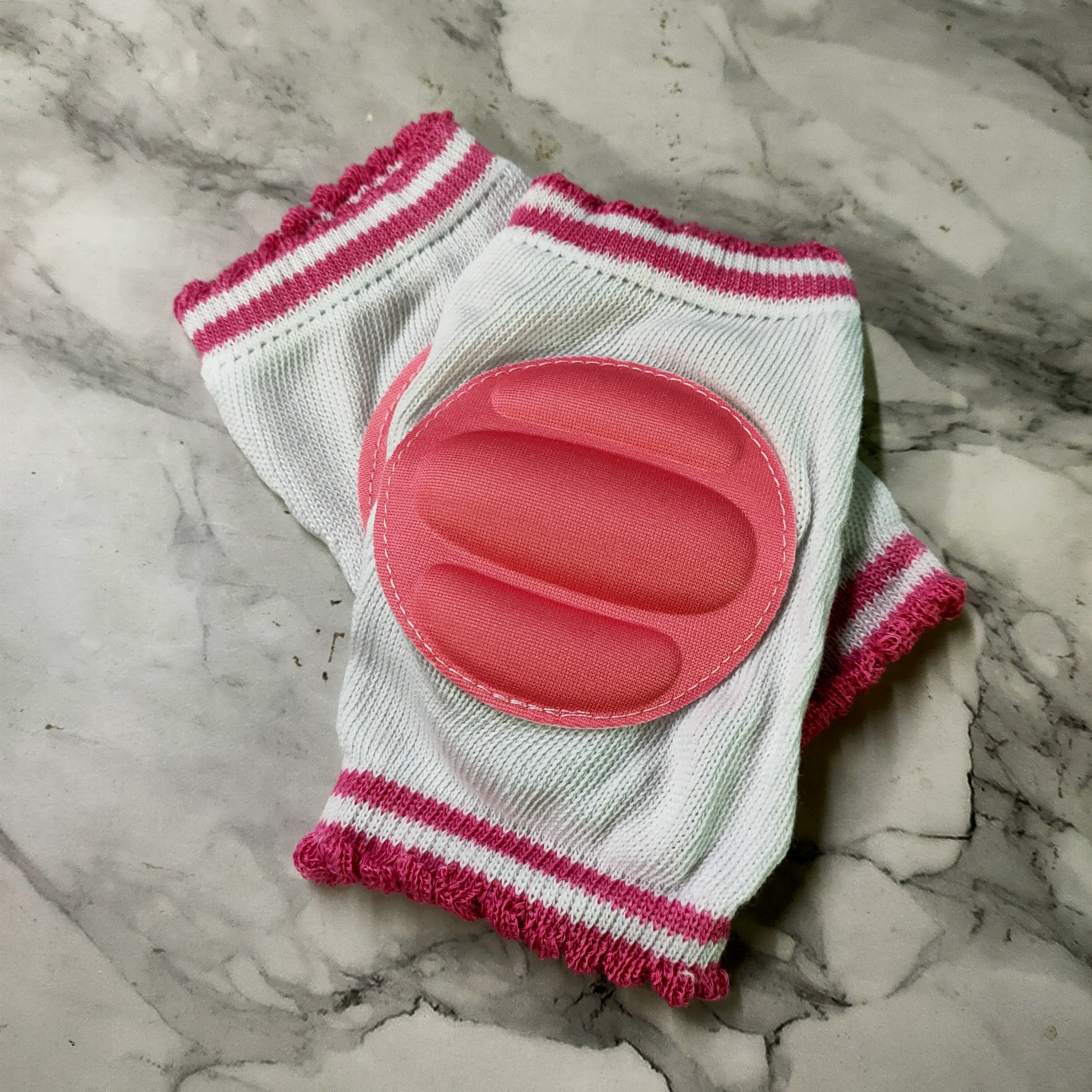 สนับเข่าเด็กเล็ก หัดเดิน-หัดคลาน บุฟองน้ำกันกระแทกหัวเข่า Baby Knee Protection Pad
