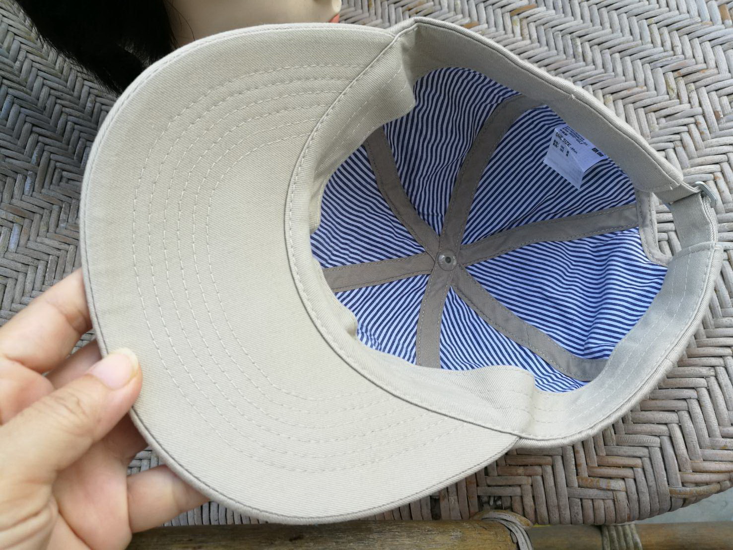 หมวกแก๊ป Uniqlo สีกากี (ของใหม่)