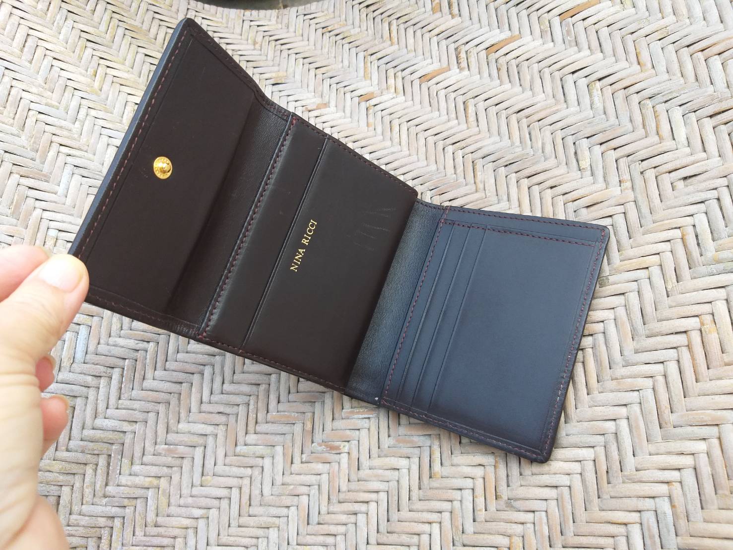 กระเป๋าสตางค์หนังแท้ NINA RICCI สวยมาก