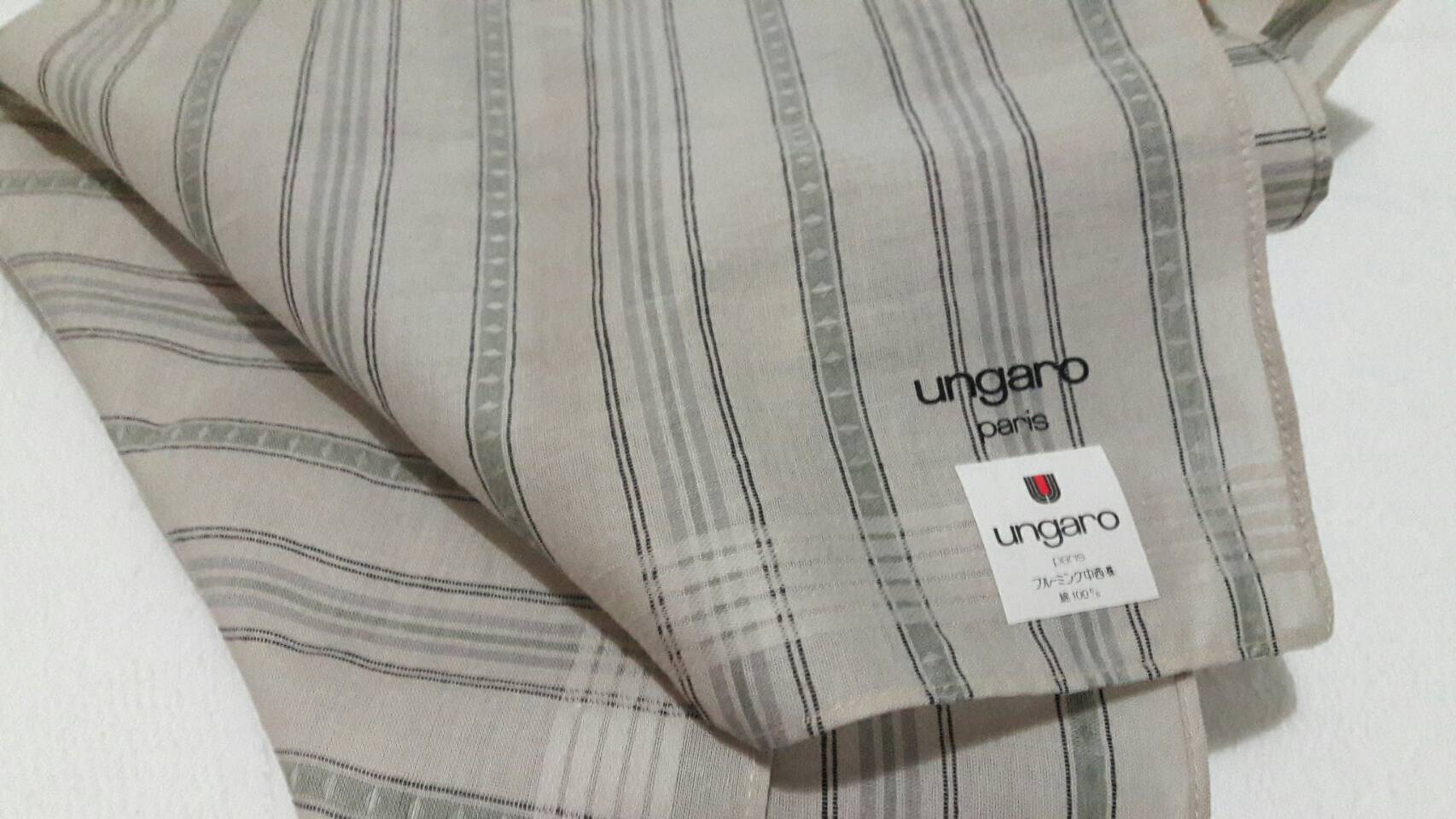 ผ้าเช็ดหน้า ungaro paris เรียบหรูดูดี เหมาะกับผู้ชายค่ะ
