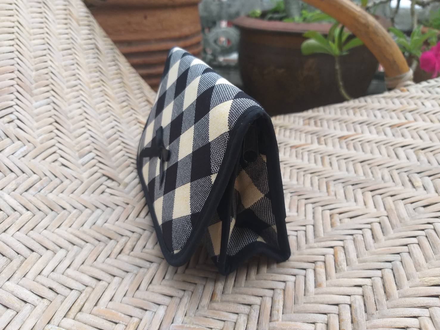 กระเป๋าเครื่องสำอางค์ NaRaYa พร้อมกระจก (ของใหม่)