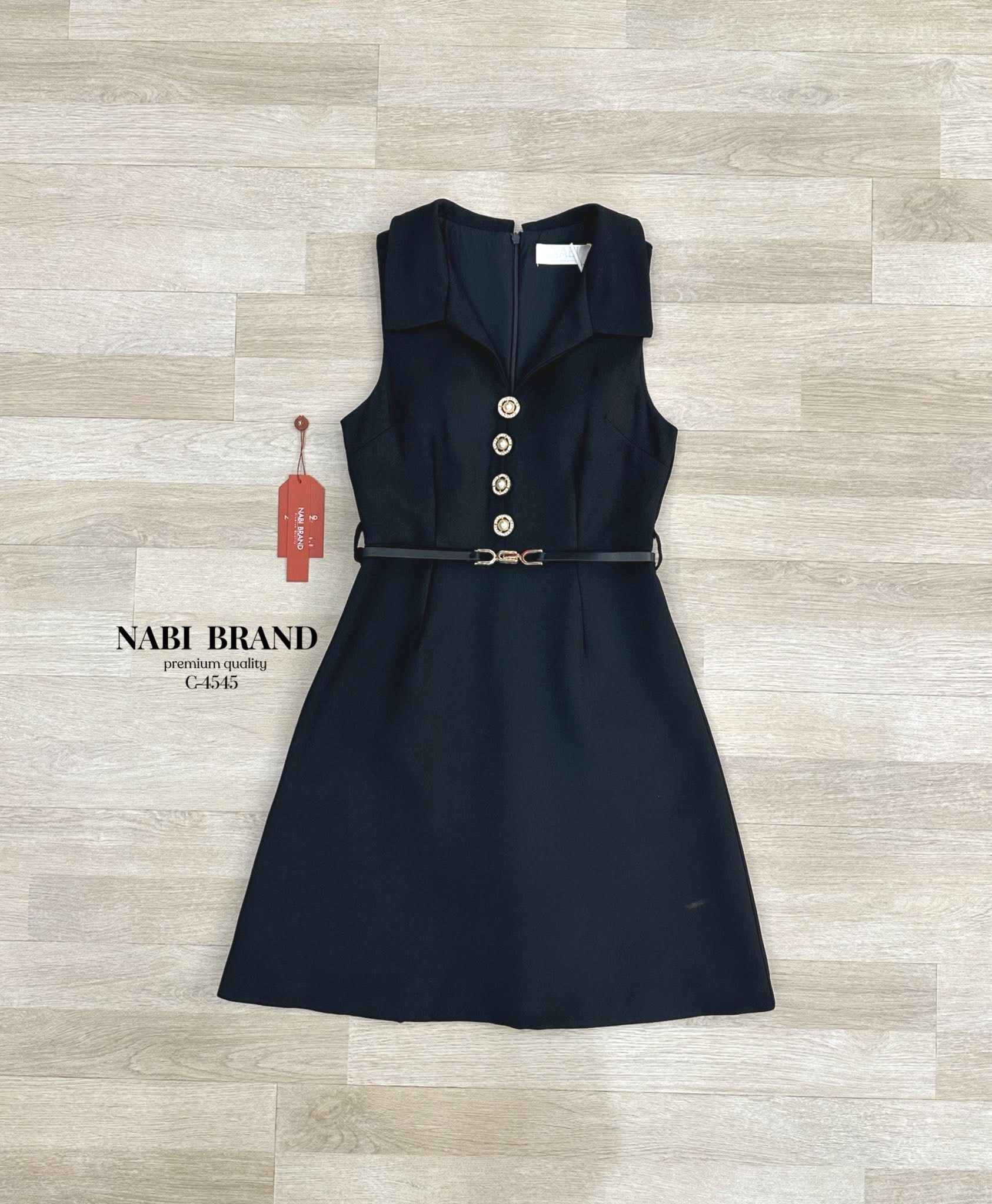 เดรสสูทแขนกุดคอปก สีดำ ผ้าหนาเกรดดี แต่งกระดุมหน้าไข่มุก ชุดมีซับในและเสริมฟองน้ำ งานสวมซิบหลัง มาพร้อมกับเข็มขัดหนังสีด ใส่สบาย : สินค้าคุณภาพ (พร้อมส่ง)