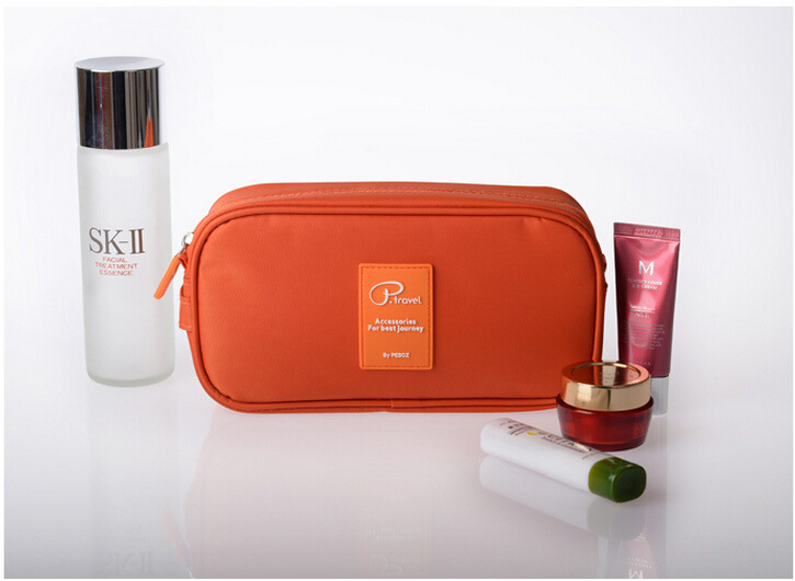 กระเป๋าใส่อุปกรณ์อิเล็กทรอนิกส์ กระเป๋าไอที หรือปรับเป็นใส่เครื่องสำอางก็ได้ ผลิตจากไนล่อนกันน้ำคุณภาพดีมี 4 สีให้เลือก