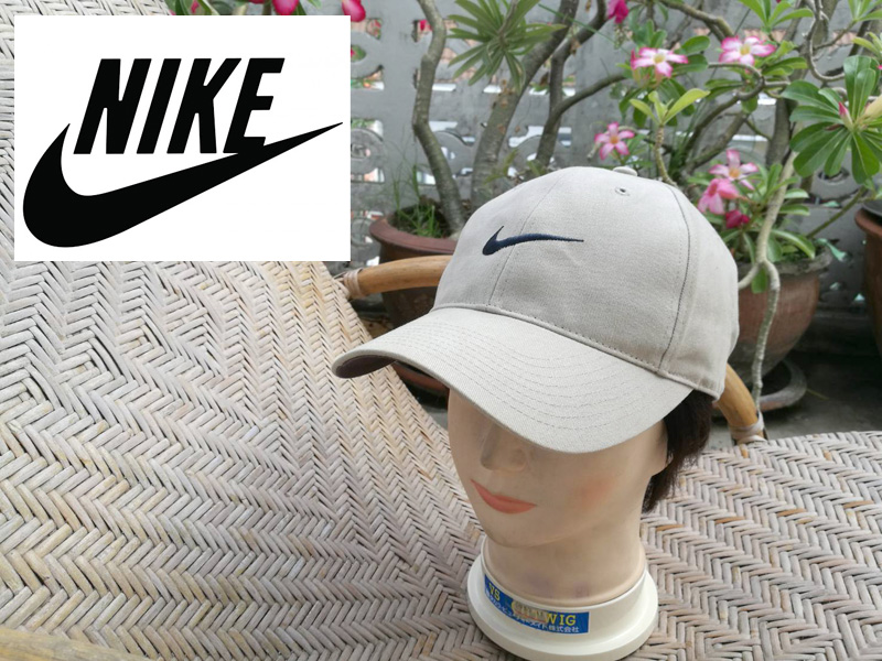 หมวกแก๊ป NIKE สีกากี สวยมาก