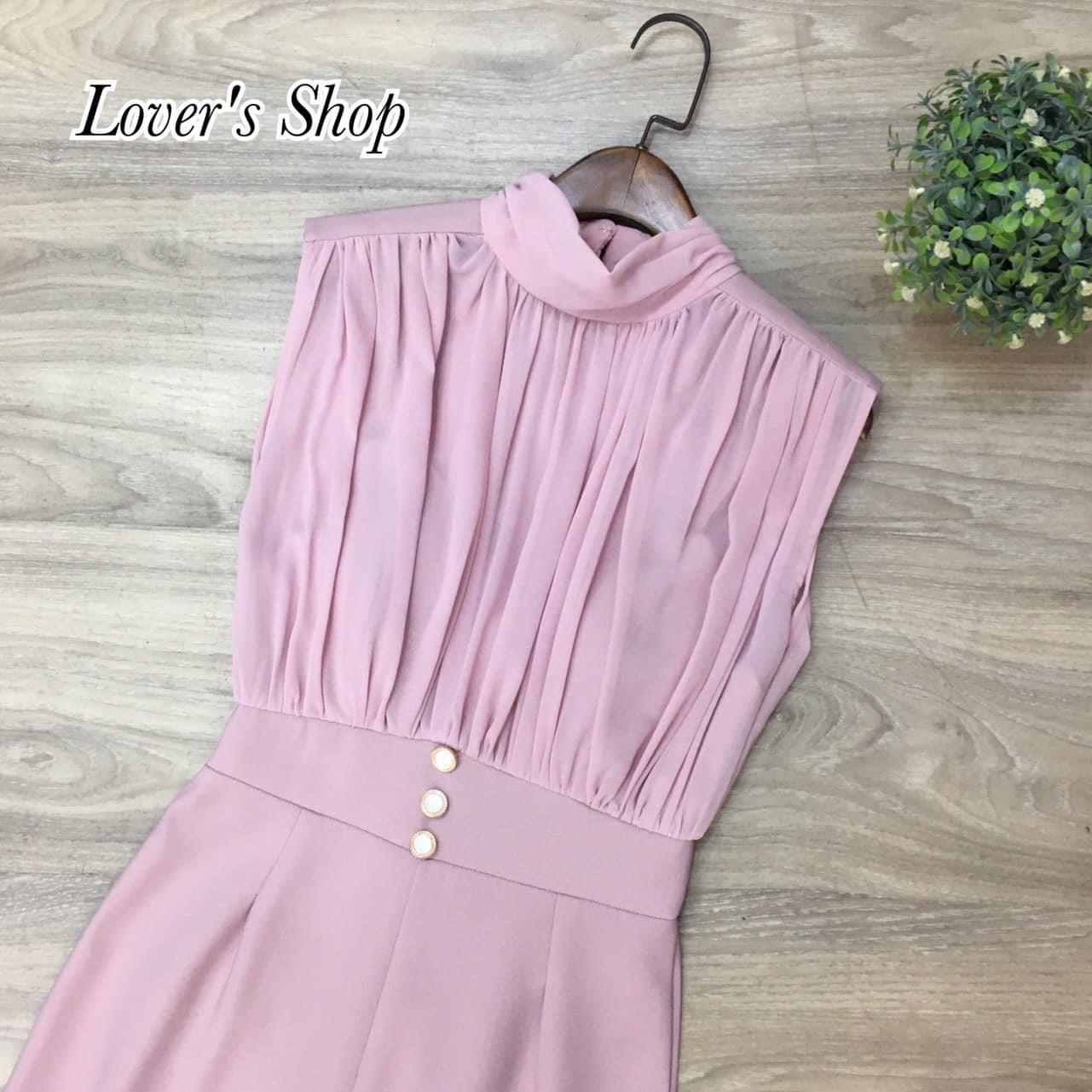 จั้มสูทกางเกงขายาว ช่วงเสื้อเป็นผ้าชีฟองนุ่มๆ ช่วงอกทำซับใน อกมีเสริมฟองน้ำกางเกงทรงขากระบอกกลาง ใส่แล้วดูขายาว สินค้าคุณภาพ (พร้อมส่ง)