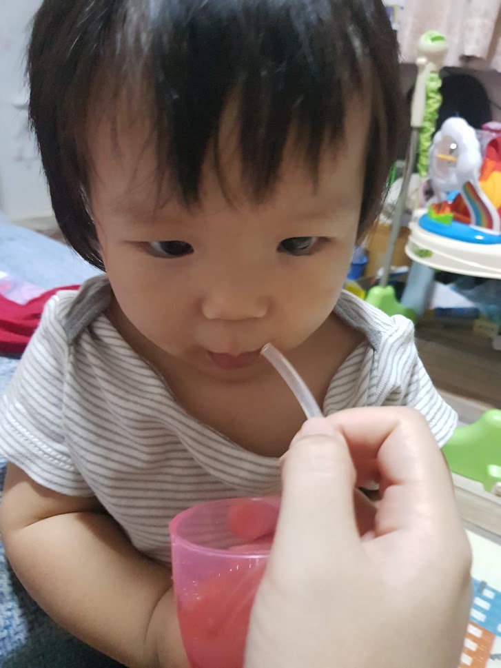 หลอดหัดดูดเด็ก หลอดหัดดื่ม หลอดดูดเด็กซิลิโคนนุ่มนิ่ม สำหรับเด็กหัดดูด NanaBaby ทนความร้อน BPA-Free