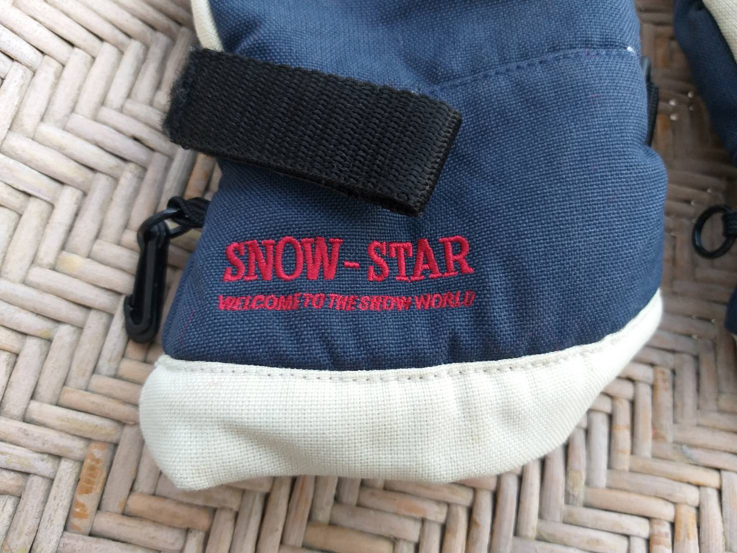 ถุงมือเด็กโต ถุงมือหนาอุ่นติดลบ