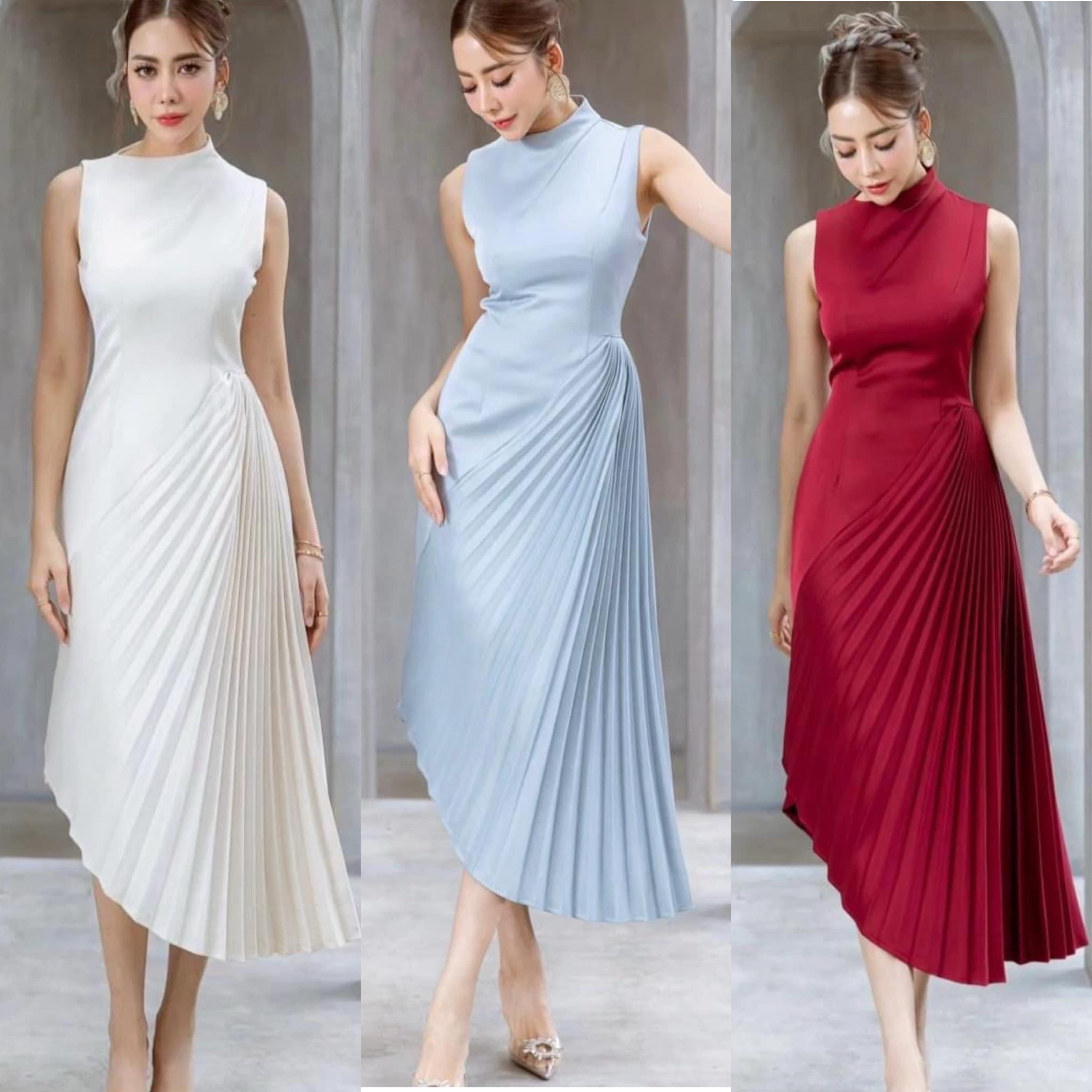 เดรสแขนกุดแต่งพลีทข้าง ช่วงตัวเป็นทรงเข้ารูป สวย กระโปรงด้านข้างแต่งด้วยผ้าอัดพลีทเฉียง ใส่สบาย สินค้าคุณภาพ (พร้อมส่ง)