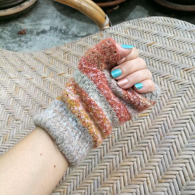 ถุงมือครึ่งท่อน ไหมพรมหนา 2 ชั้น อุ่นมาก