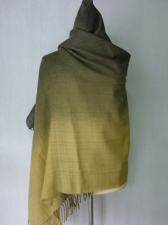 ผ้าพันคอ ผ้าคลุมไหล่ 100% Silk Made in ITALY