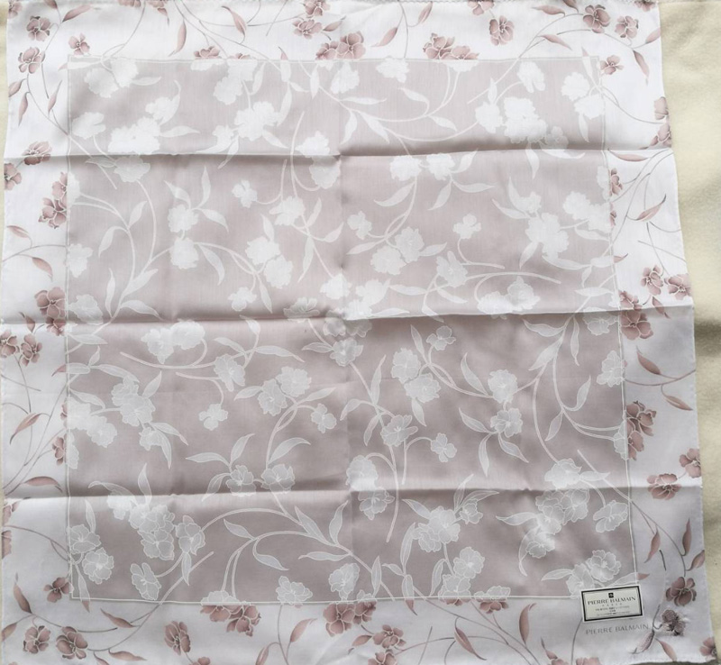 ผ้าเช็ดหน้าแบรนด์เนม Pierre Balmain ผืนใหญ่ หรูมาก