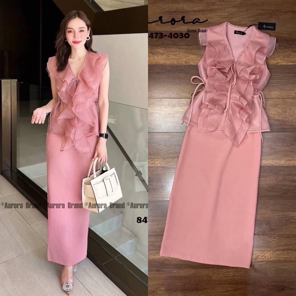 Set เสื้อสวยหรูหราสีสวยหวาน งานมีเทคเจอร์ในตัว งานแต่งผ้าแก้วตัดสลับผ้ามุ้งสวยสะดุดตา มีสายเชือกผูกปรับตัวเสื้อได้ มีซับใน (เสื้อทรงสวม) ++กระโปรง ใส่สบาย : สินค้าคุณภาพ (พร้อมส่ง)