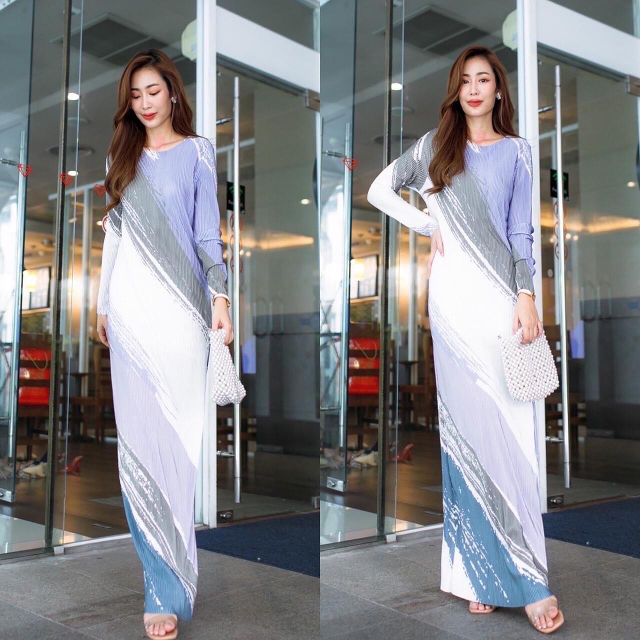 แม็กซี่เดรสคอปาด แขนยาว แพทเทิร์นอัดพลีทเข้าเคิร์ฟ ทรงสวย งานพิมพ์ลาย เฉียงข้างสวยงา . สินค้าคุณภาพ (พร้อมส่ง)