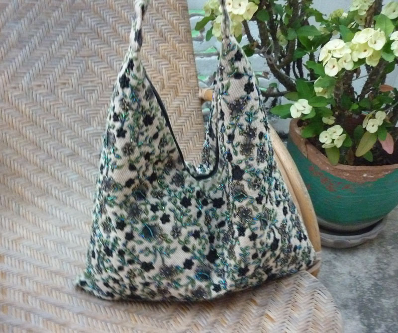 กระเป๋า handmade ร้อยลูกปัดทั้งใบ สวยสุดๆ /ของใหม่/