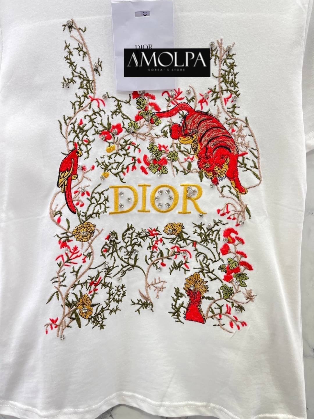 เสื้อยืด CD. งานปักแน่นๆ สวยม๊ากก สวยเด่น ลายใหม่ชนช๊อปป สวยม๊ากก ใส่สบาย : สินค้าคุณภาพ (พร้อมส่ง)