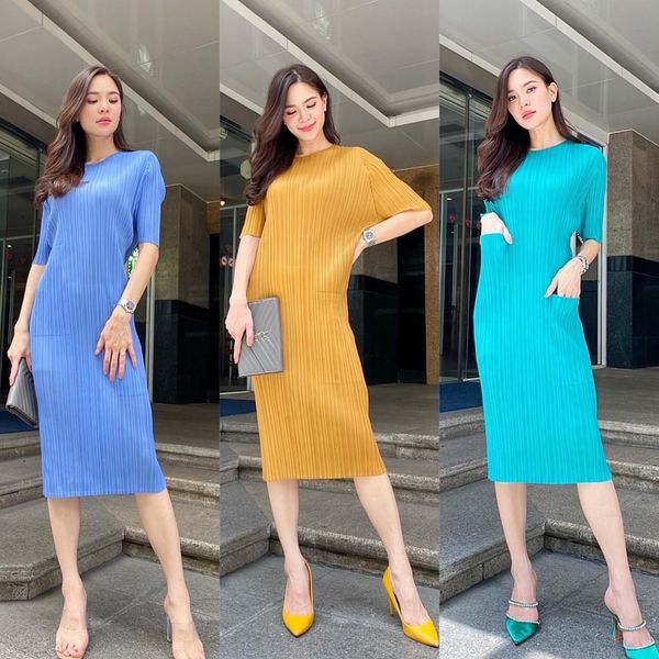 เดรสอัดพลีท งานสวยไฮโซ ทรงคอกลม แขน 3 ส่วน 😍 ชายเดรสเข้าเคร์ฟนิดๆ เพิ่มดีเทล ด้วยกระเป๋าเจาะ สินค้าคุณภาพ (พร้อมส่ง)