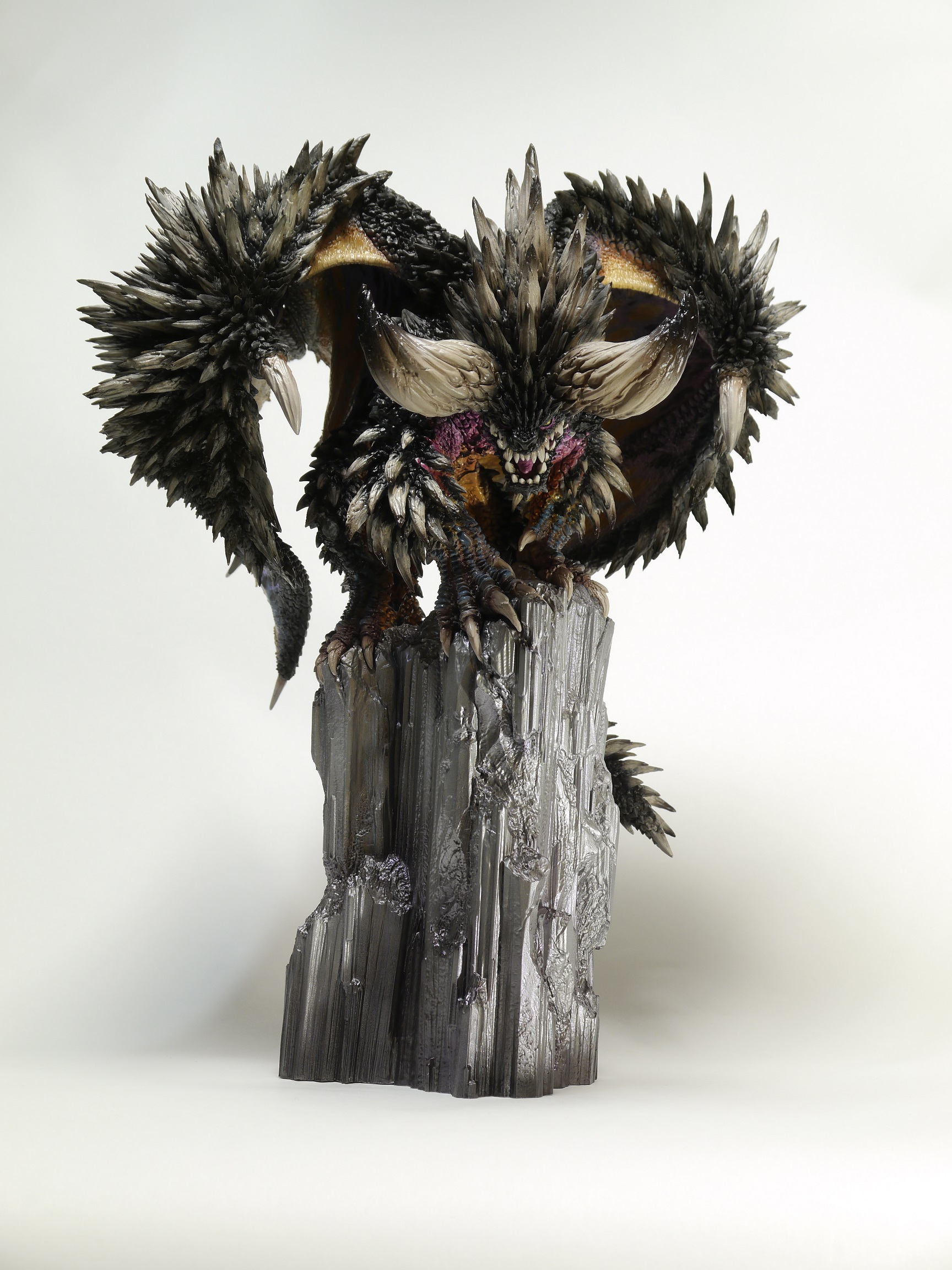 พร้อมส่ง Capcom Figure Builder Creator's Model Extinction Dragon Nergigante