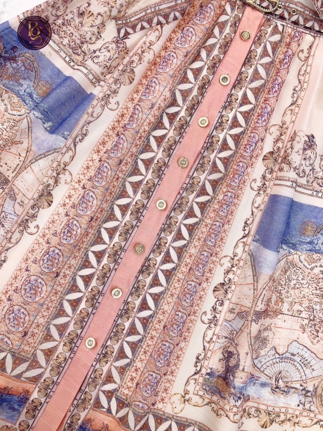 Set เสื้อ+กระโปรงยาวสุดหรู แม่จ๋า!! โฮโซดูแพงมากแม่ ใครได้ไปคือไม่ผิดหวัง งานจริงสวยและผ้าดีมากๆ มาพร้อมเข็มขัดไข่มุก ใส่สบาย สินค้าคุณภาพ (พร้อมส่ง)