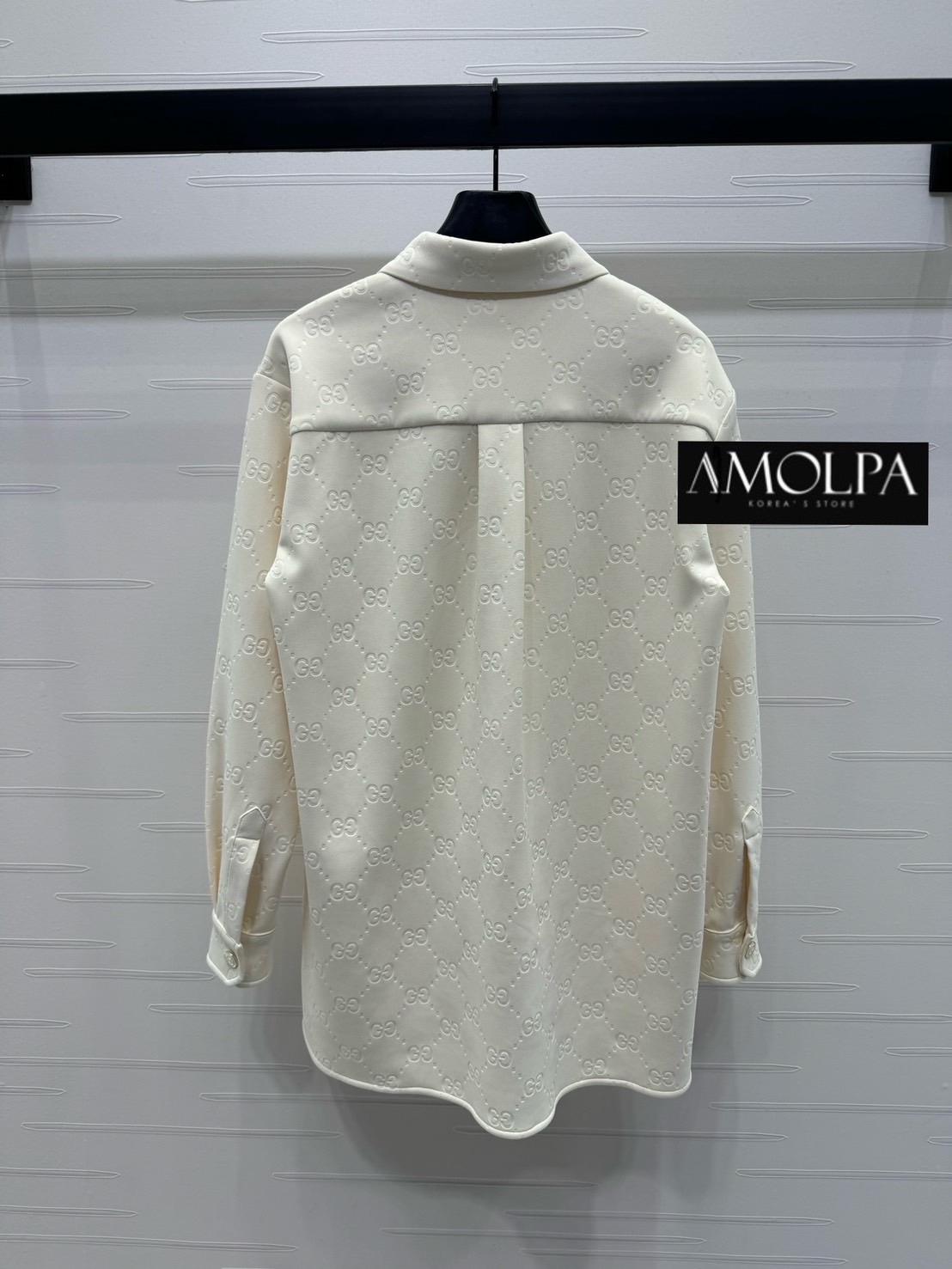 เสื้อเชิ้ต GG 3D งาน hiend ปั้มลาย GG ผ้าอย่างดี งานสวยยม๊ากก ลายใหม่ งานน่ารักมาก ผ้าใส่สบายมากกกก ห้ามพลาด ใส่สบายสุดๆ ใส่สบาย : สินค้าคุณภาพ (พร้อมส่ง)