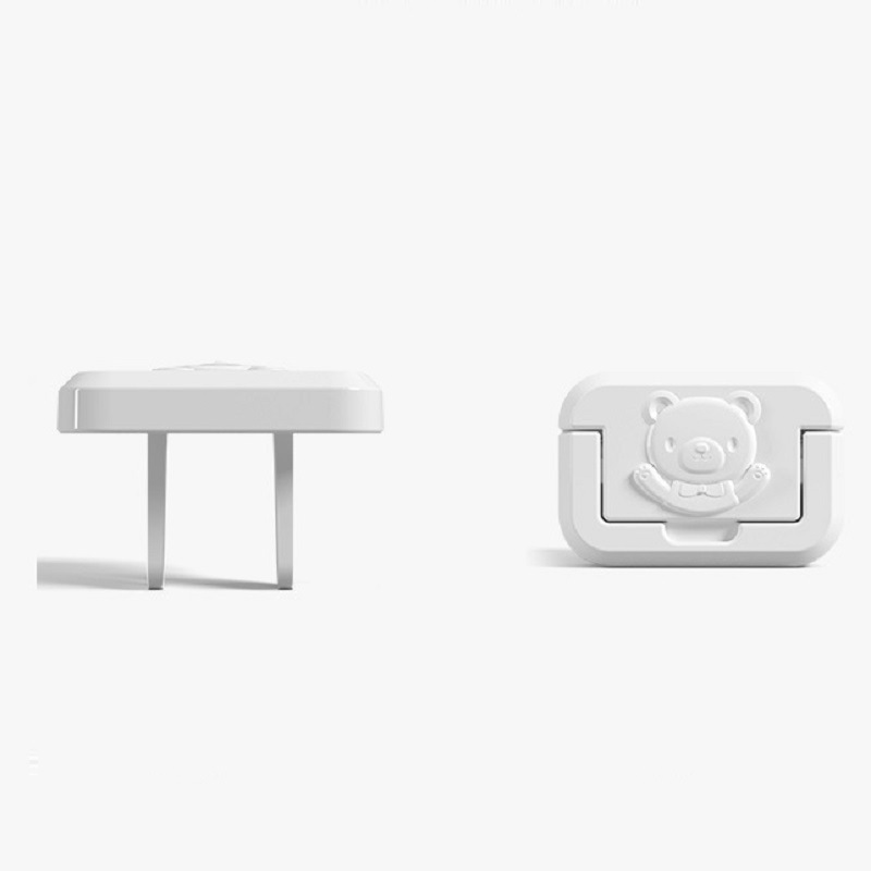 [แพ็ค 10 ชิ้น] ตัวอุดปลั๊กไฟ ที่อุดรูปลั๊กไฟ สำหรับปลั๊กไฟไทย ลายหมี สีขาว/ดำ มีตัวดึง