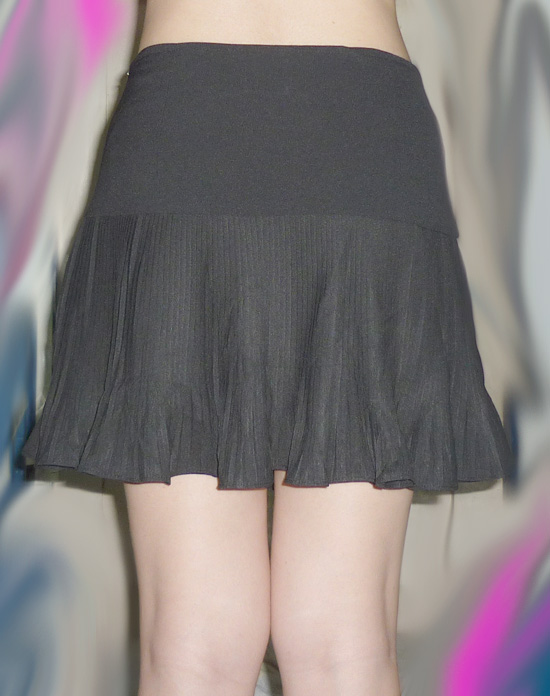 กระโปรงพลีทชายย้วย น่ารักมาก แบรนด์ gatta 28-35-13.5