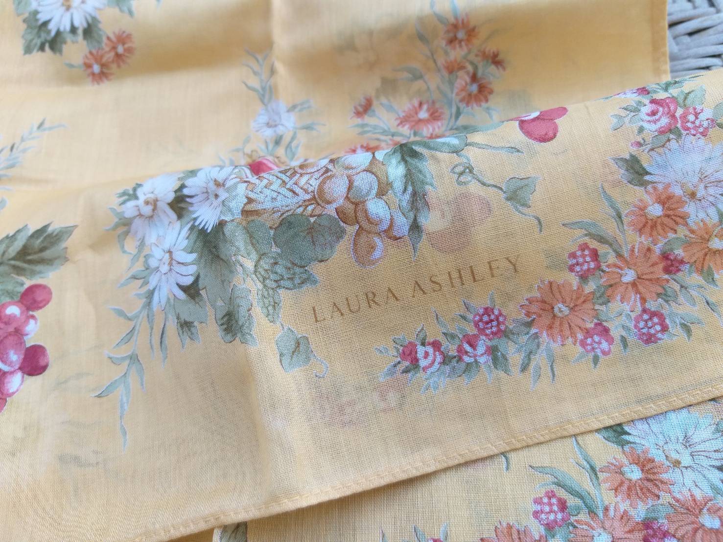 ผ้าเช็ดหน้า LAURA ASHLEY ผ้านุ่มมากกกกก