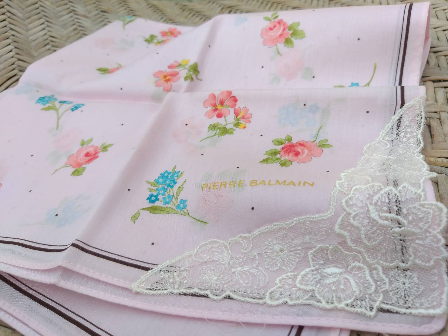ผ้าเช็ดหน้า PIERRE BALMAIN มีหลายลาย