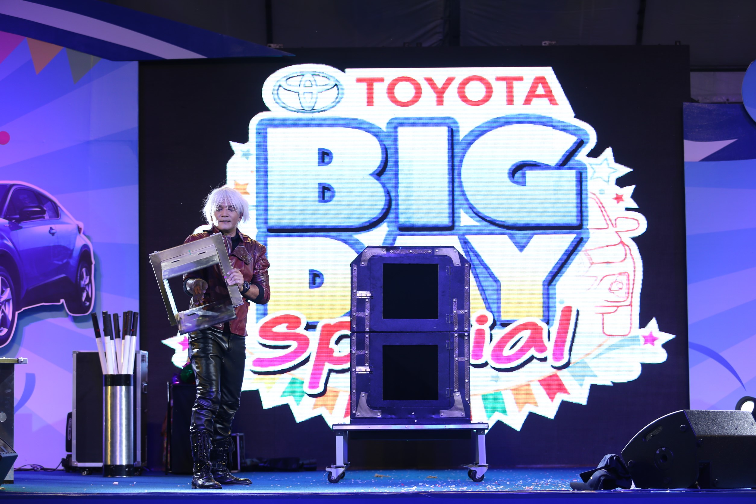 มายากล นักมายากล การแสดง โชว์ Magic Show "งาน TOYOTA BIG DAY" 26/05/2562