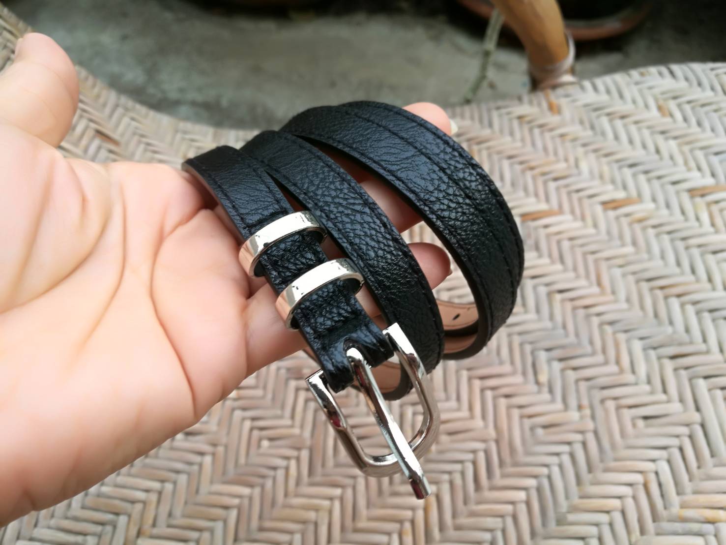 เข็มขัดหนังสีดำ เส้นเล็กๆ น่ารัก (ของใหม่)