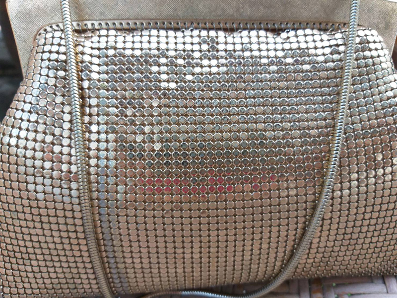 กระเป๋าหรูออกงาน เกล็ดโลหะทอง สวยมากกกก