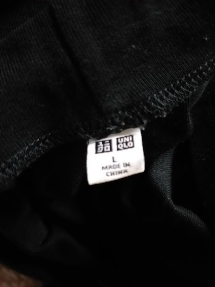 เสื้อคอเต่าสีดำ Uniqlo ไซด์ L ผ้าดีมากกก