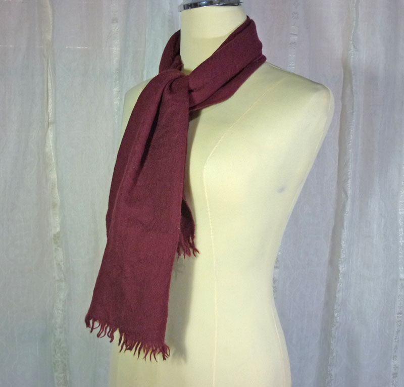 ผ้าพันคอ 100%wool สีแดงไวน์ เรียบๆ พันคออุ่นๆ