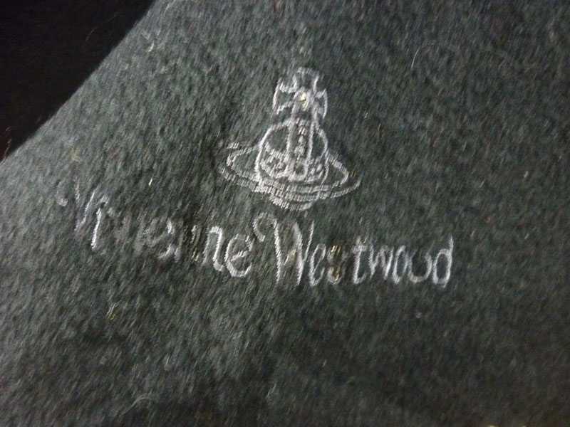 ผ้าพันคอ Vivienne Westwood 100% wool /ของใหม่/