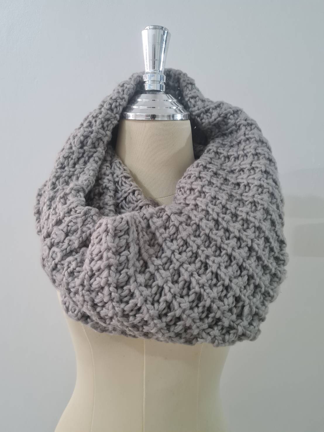 ผ้าพันคอโดนัท 30% Wool (มือ1)