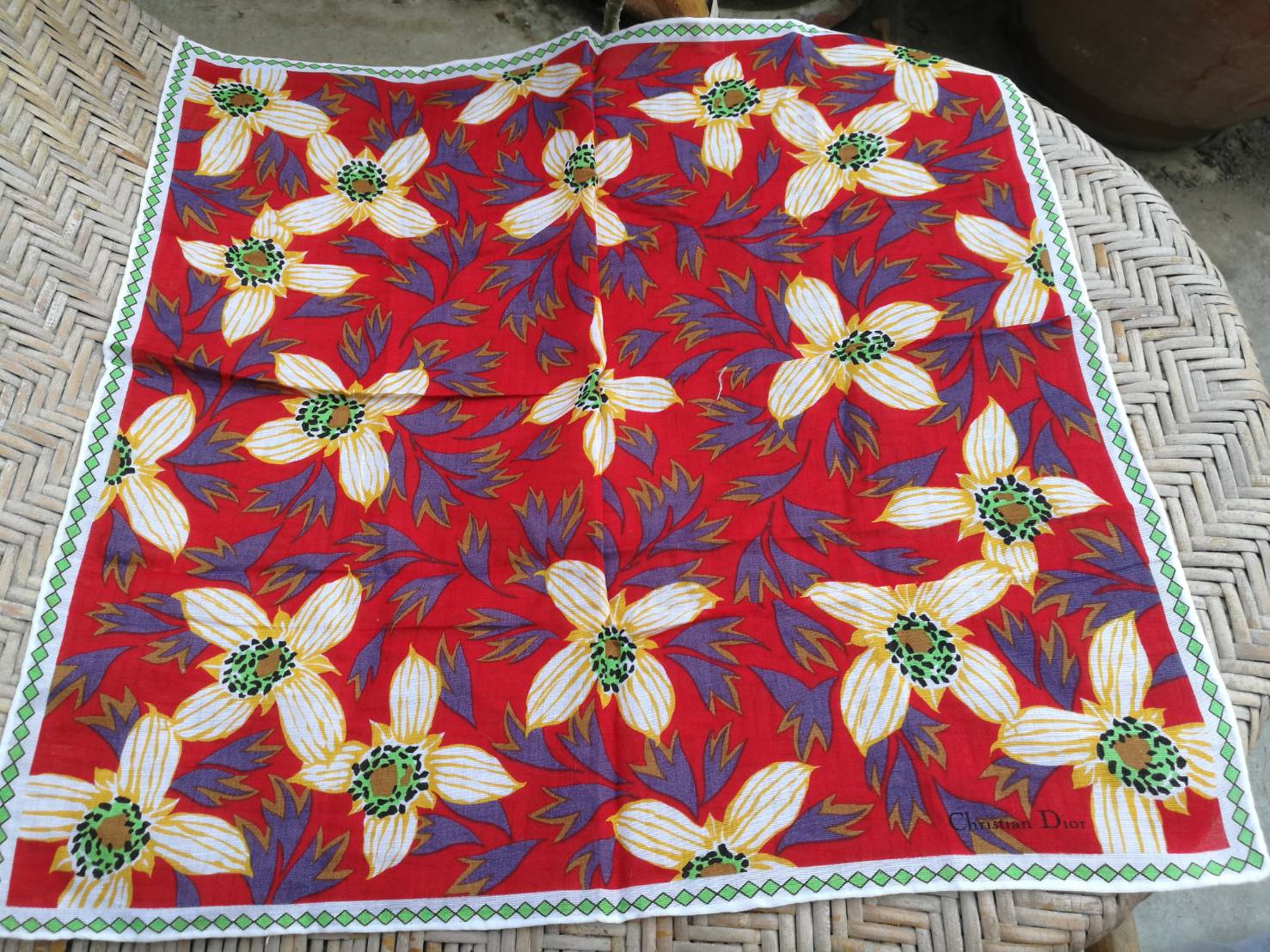 ผ้าเช็ดหน้าแบรนด์เนม Christian Dior สวยมากกก