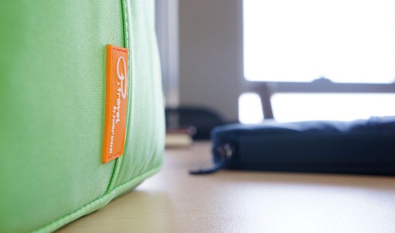 กระเป๋าใส่พาสปอร์ต กระเป๋าใส่หนังสือเดินทาง ใส่เอกสารสำคัญ ช่องเยอะ มีสายคล้องมือ พกพาสะดวก ผลิตจากไนล่อนกันน้ำ คุณภาพดี