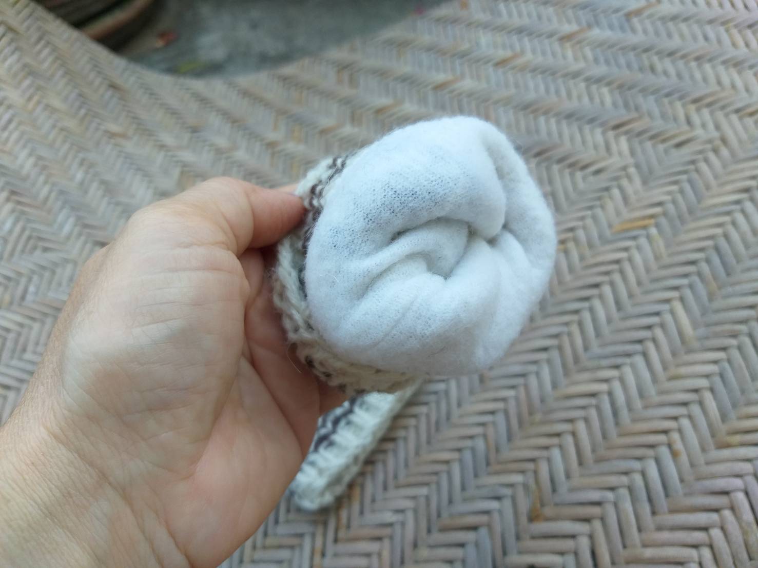 ถุงมือไหมพรมขนสัตว์ครึ่งท่อน (ของใหม่)