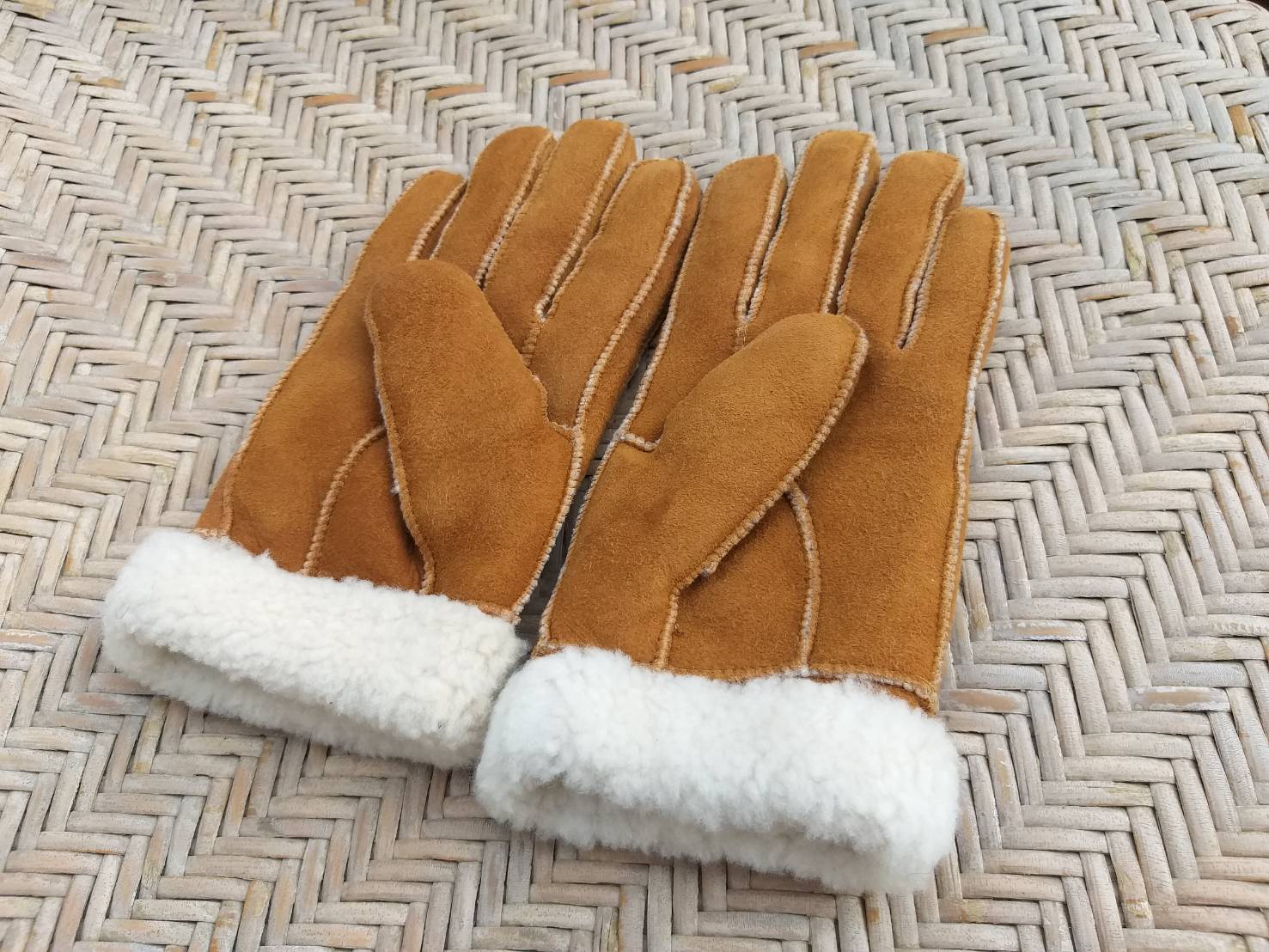 ถุงมือหนังชามัวร์ บุขนหนา อุ่นถึงติดลบ