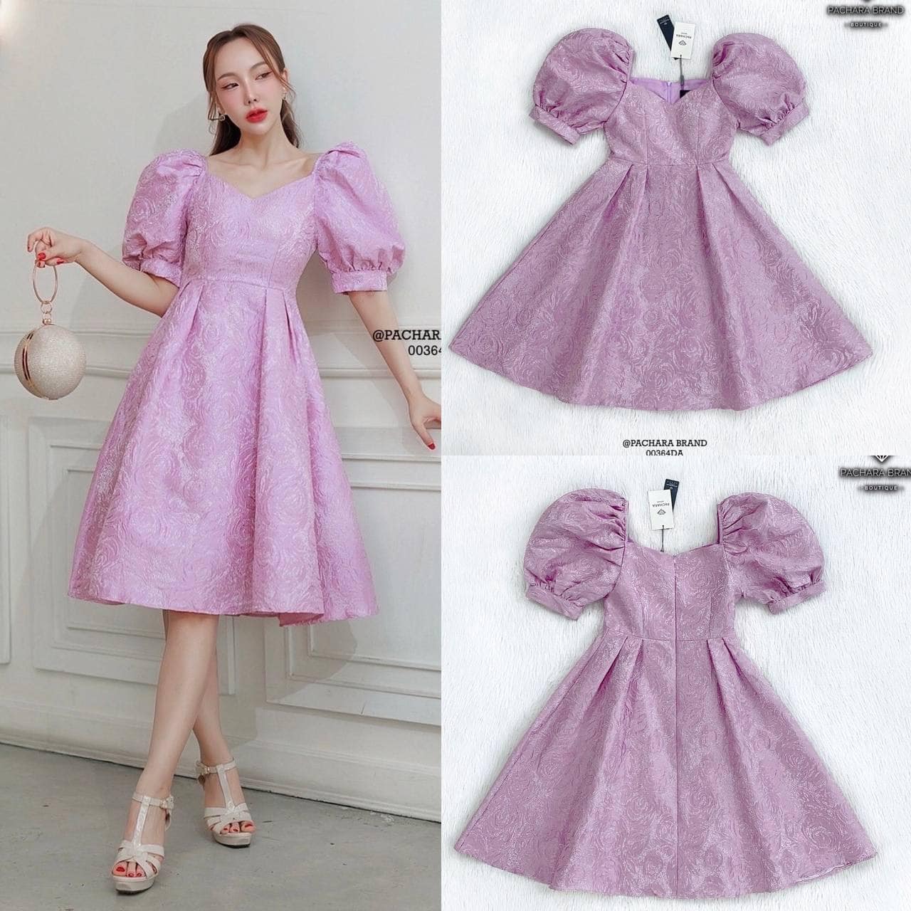 เดรสยาวคอวีแขนตุ๊กตาสีชมพู ช่วงเอวจับจีบ เข้ารูป ชายกระโปรงบาน งานซิปด้านหลัง ใส่สบาย สินค้าคุณภาพ (พร้อมส่ง)