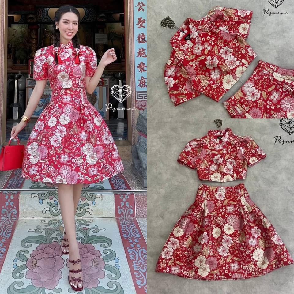 กี่เพ้า เซ็ตเสื้อกี่เพ้างานผ้าทอนูนสีแดง มาคู่กับกระโปรง 5 ส่วน ทรงบาน ราชนิกูลมากๆค่ารุ่นนี้ ใส่สบาย : สินค้าคุณภาพ (พร้อมส่ง)