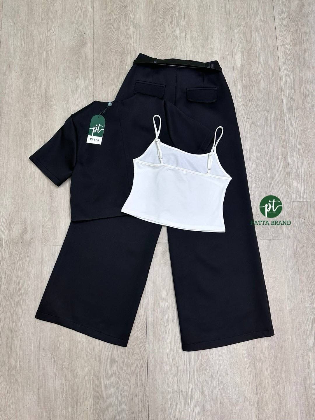 Set 3 ชิ้น ครอปสายเดี่ยวสีขาว+เสื้อคลุมตัว นอกสีดำแขนสั้นคอกลมทรงพอดีตัว+กางเกงขายาวทรงกระบอกใหญ่สีดำ +เข็มขัด ใส่สบาย : สินค้าคุณภาพ (พร้อมส่ง)