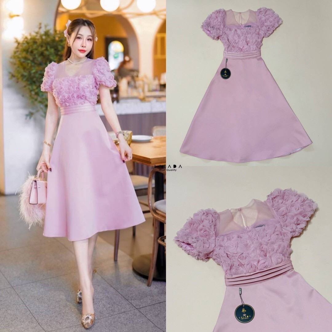 เดรสสวยหวานสีชมพู แต่งดอกไม้3D ช่วงอกและแขน งานซิบหลัง กระโปรงบานสวยพริ้ว ช่วงเอวแต่งขอบ สินค้าคุณภาพ (พร้อมส่ง)