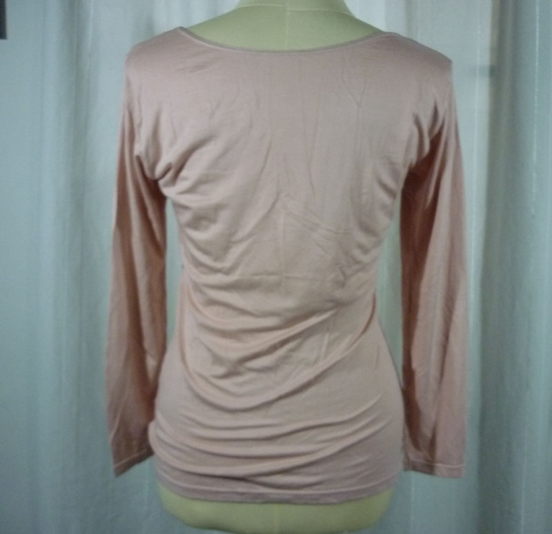 เสื้อฮีทเทคหญิง สีเนื้อสวยมาก Uniqlo ไซส์ M