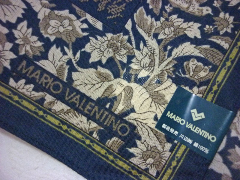 ผ้าเช็ดหน้า MARIO VALENTINO