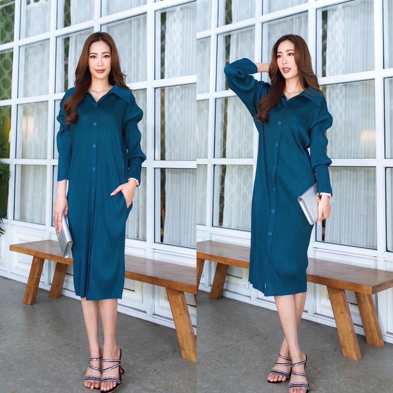 เดรสพลีทตัวยาวคอปกใหญ่ ทรงแขนยาว อัดพลีท 100% เนื้อเดียวกับงาน Brand งาน เกาหลีแท้ 🇰🇷 สวย High Quality ✔️ สินค้าคุณภาพ (พร้อมส่ง)