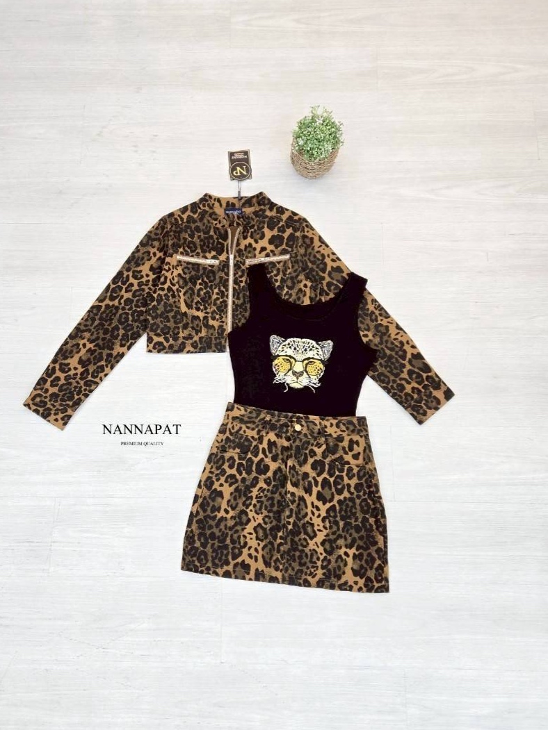 Set3 ชิ้น เสื้องานผ้ายีนส์ลายเสื้อ ดีไซน์เท่มาก มาพร้อมเสื้อยืดด้านในแต่งปักแน่นๆ ลายเสื้อใส่แว่นเก๋เวอร์ๆ กระโปรงเอวสับ ซับในกางเกงไม่ต้องกลัวโป๊ ใส่สบาย : สินค้าคุณภาพ (พร้อมส่ง)