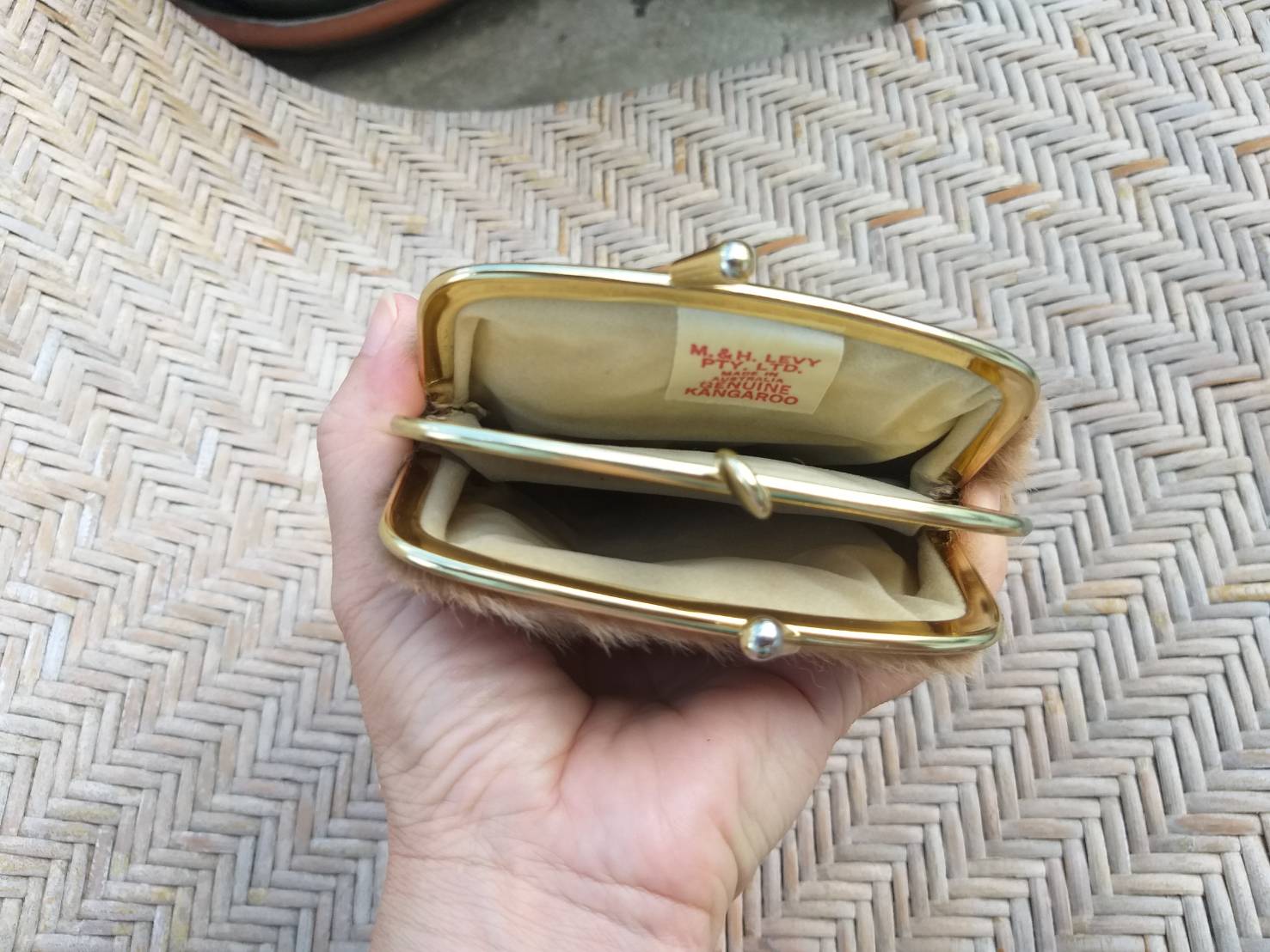 กระเป๋าสตางค์ ขนจิงโจ้แท้ จากออสเตรเลีย