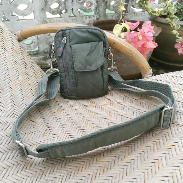 กระเป๋าสะพาย-คาดเอว Uniqlo สวยมาก เท่สุดๆ (ของใหม่)