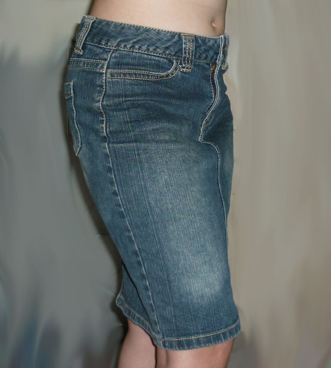 กระโปรงยีนส์ C.O.L.Z.A สวยเรียบน่าใส่ 29.5-34-18.5