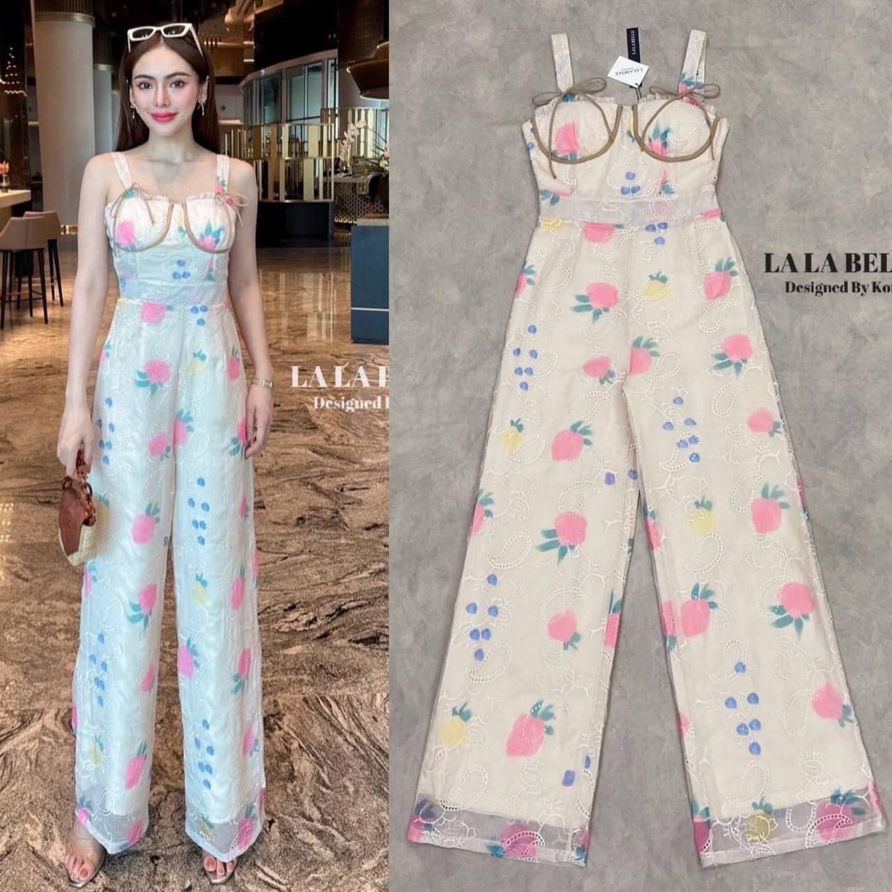 จั้มสูทกางเกงขายาวผ้าปักฉลุพิมพ์ ลายดอกไม้ทั้งชุดสายเดี่ยวแกหัวใจแต่งผูก โบว์สีน้ำตาลช่วงสายเอวเข้ารูปกางเกงขา ยาวทรงสวยมีซับใน สินค้าคุณภาพ (พร้อมส่ง)